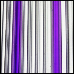 MORADO Y TRANSPARENTE