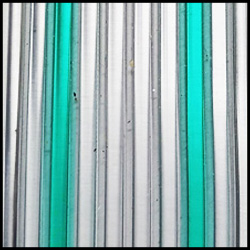 VERDE Y TRANSPARENTE